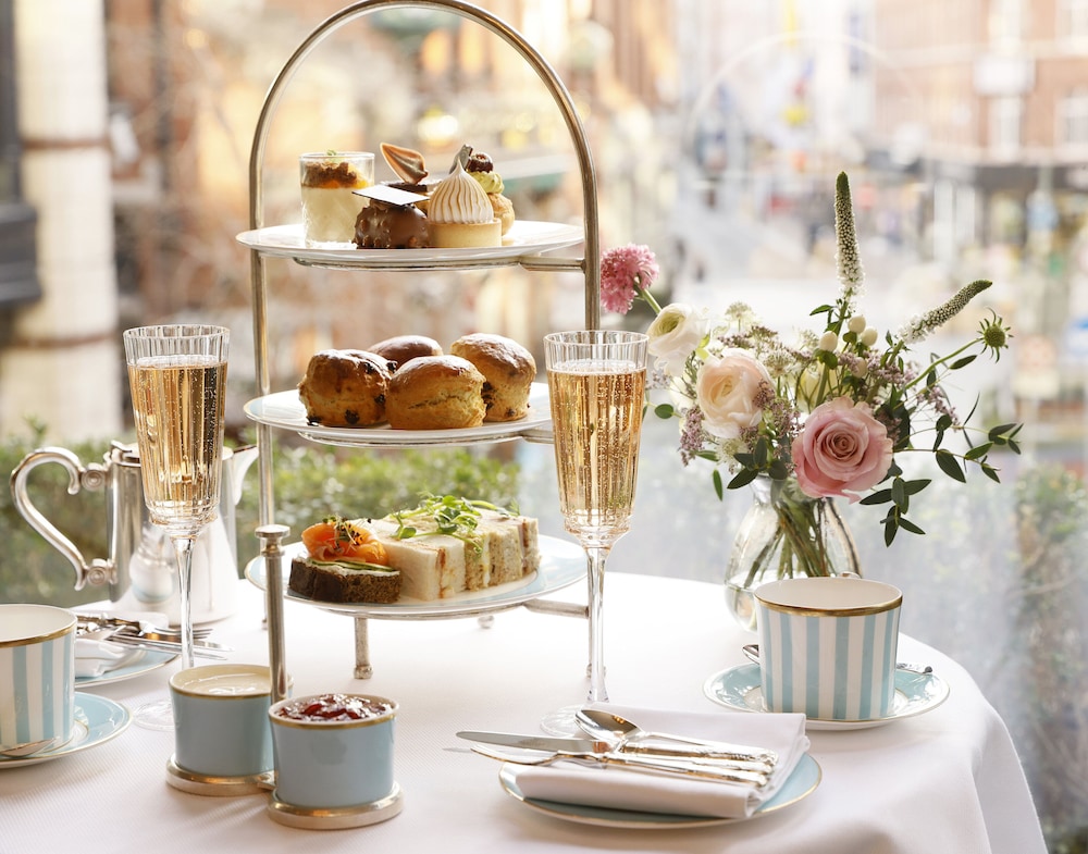 Catalogue image for The Westbury Hotel